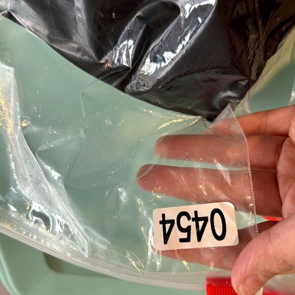 Banana Republic navy shoulder tied v neck blouse size small - Picture 8 of 8